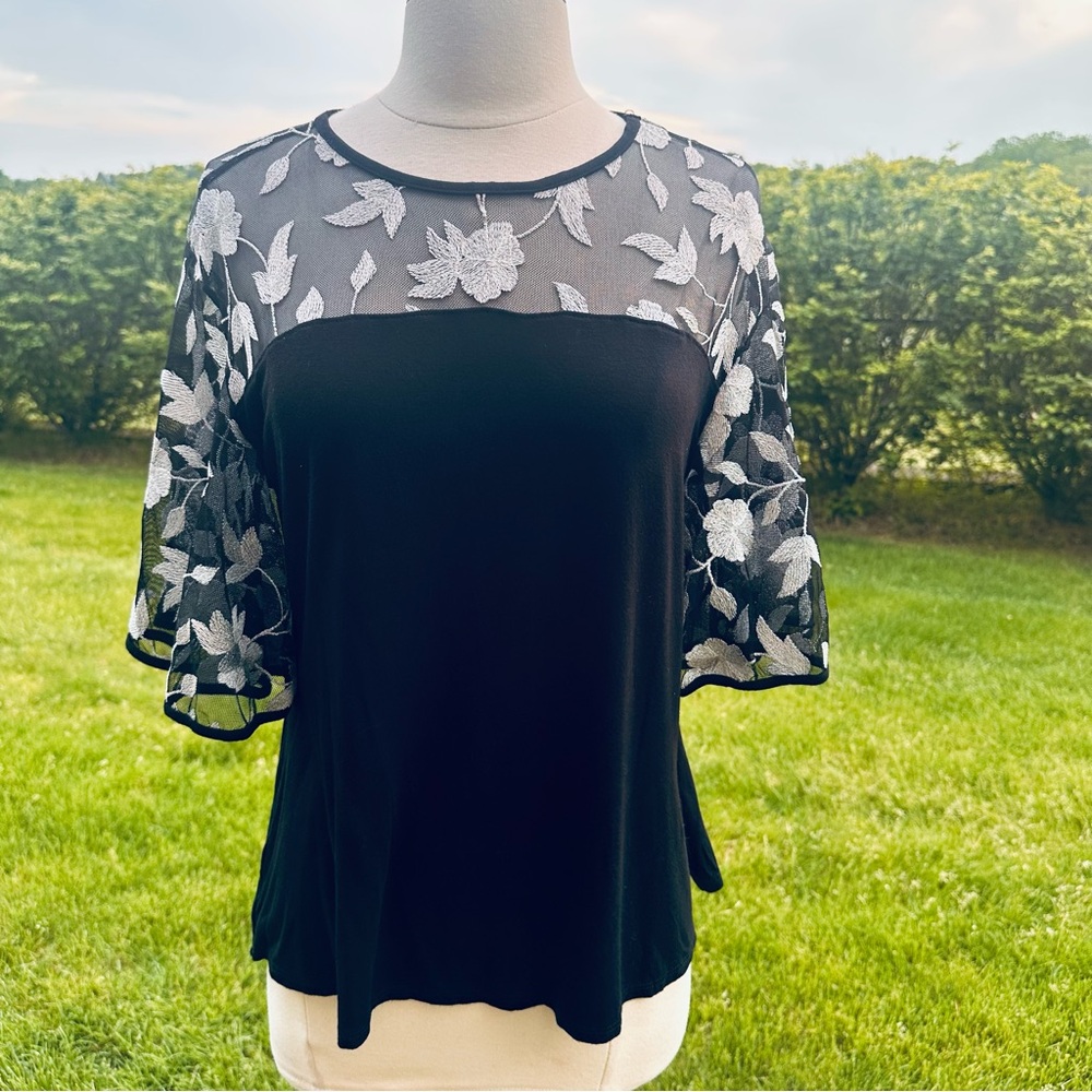 Kim & Cami Floral Embroidered Mesh Yoke Top